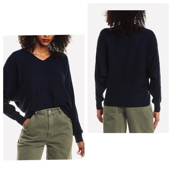 Catherine Malandrino Sweaters - Catherine Malandrino* Black V-Neck Dolman Sweater Size M